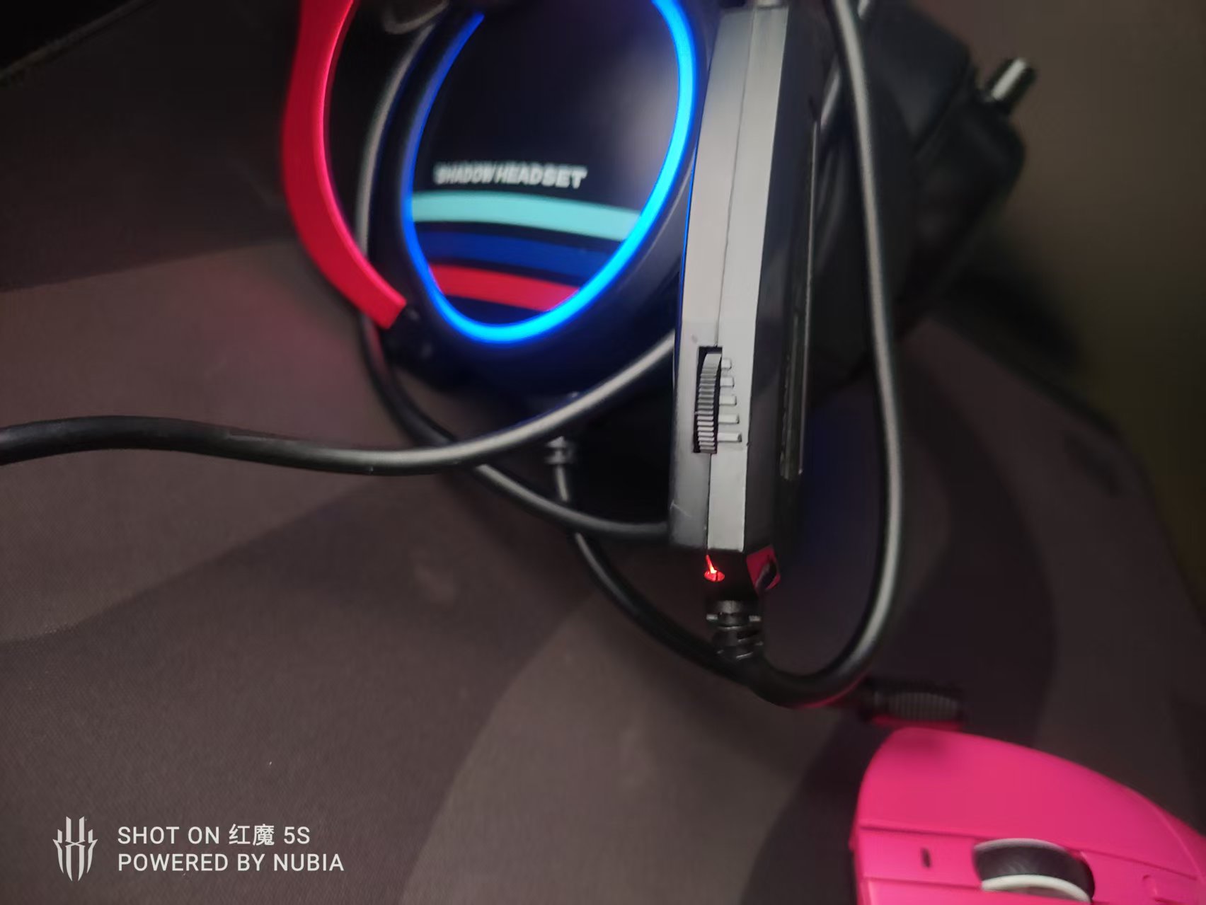 耳机没声音-八月南岸思芬雨